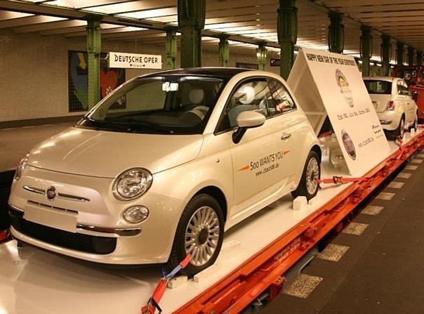 Fiat 500 in der Berliner U-Bahn. Foto: Auto-Reporter/Fiat